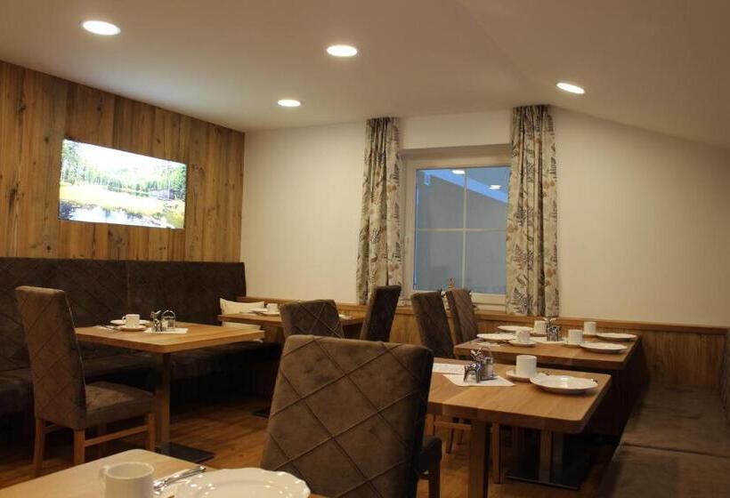 ペンション Haus Anni