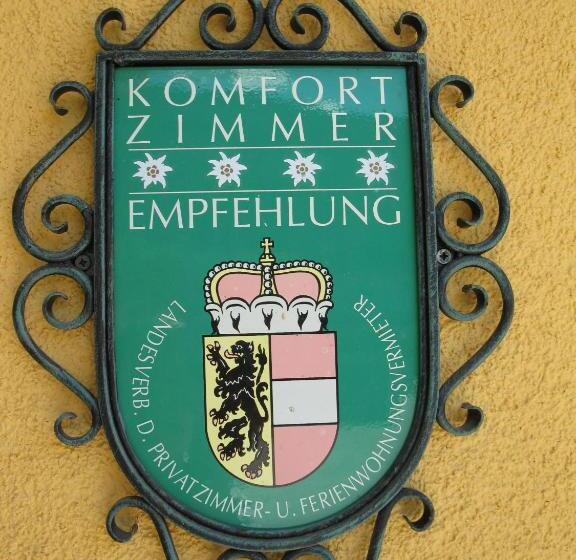 ペンション Haus Anni