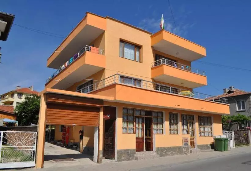 پانسیون Ivanka Guest House