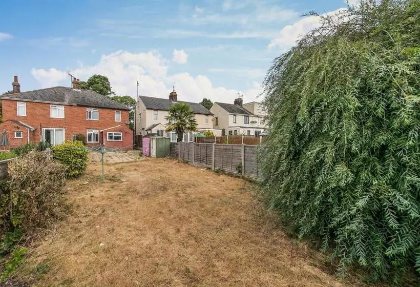 The Comfy Resort, Free Private Parking & Wifi, 9 Beds