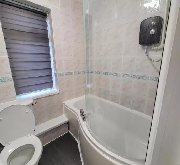 The Comfy Resort, Free Private Parking & Wifi, 9 Beds