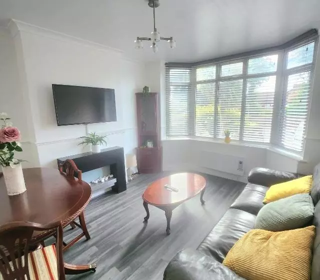 The Comfy Resort, Free Private Parking & Wifi, 9 Beds