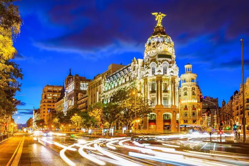 تختخواب و صبحانه La Reina De Gran Via   Parking Tph