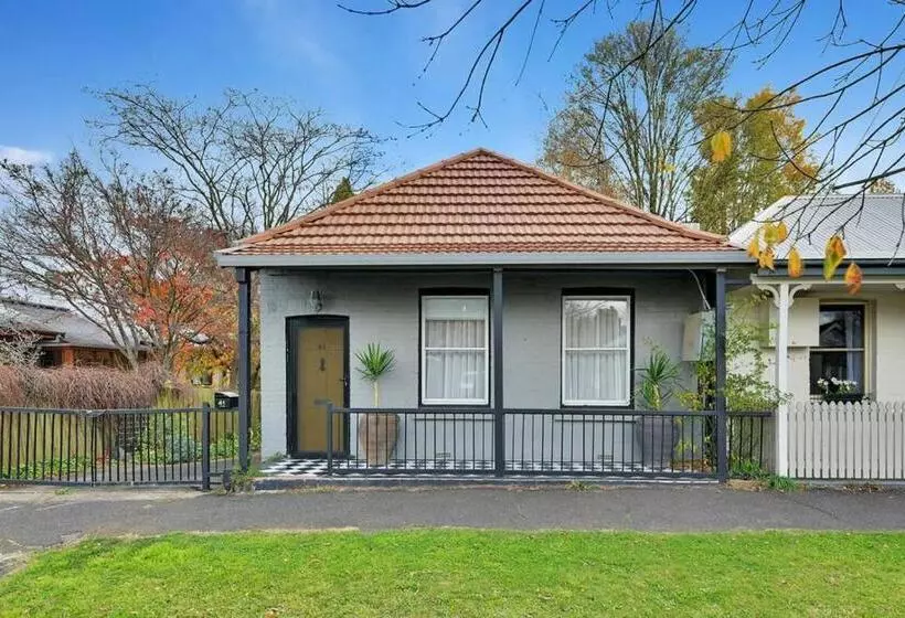 Clinton Cottage 1860s Heritage Home Walk To Cbd