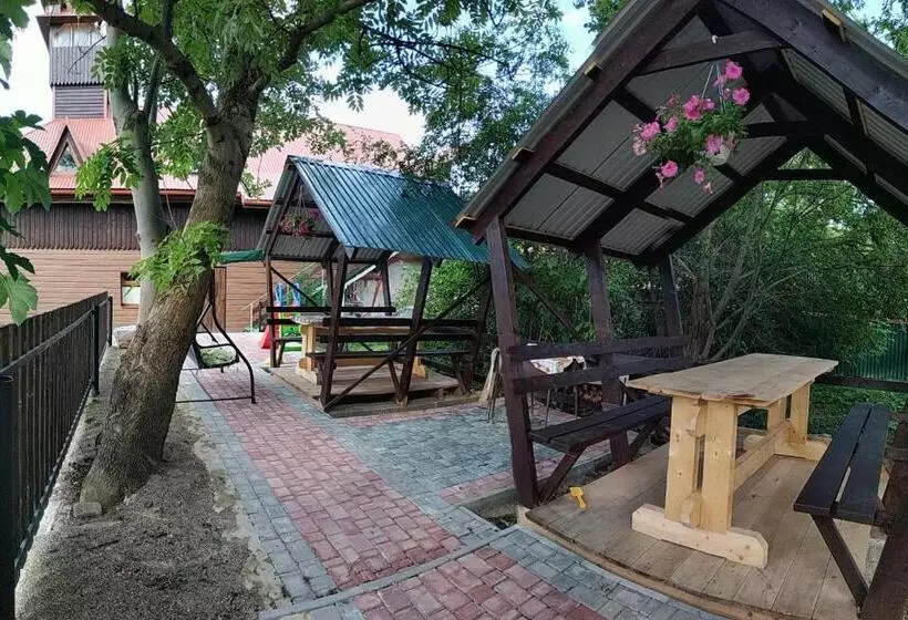 Hotelli сімейний еко готель вежа бойка