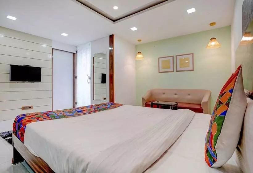 ホテル Super Collection O Vardhan House