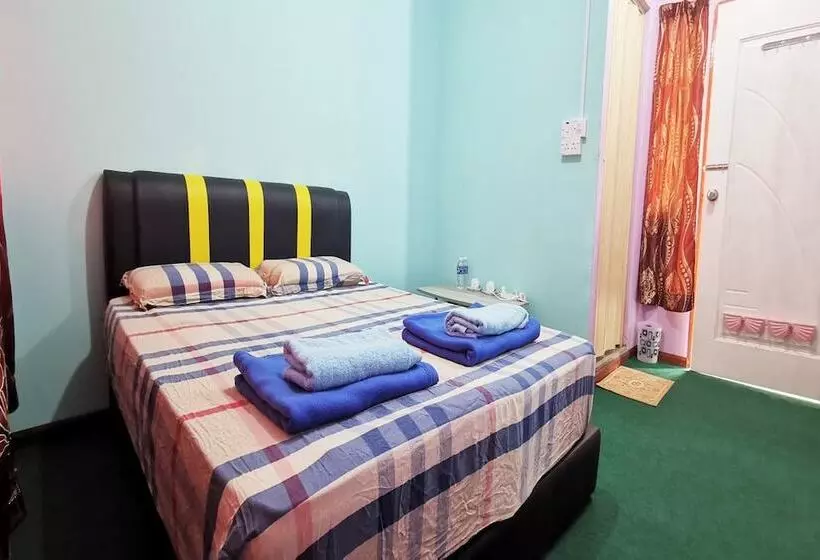Hotelli Oyo 90339 Sosodikon Inap Desa