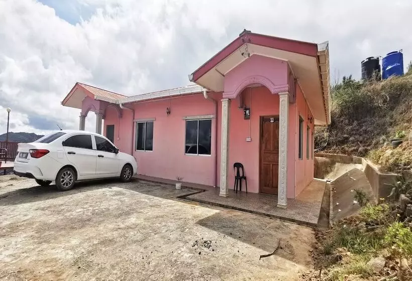 Hotelli Oyo 90339 Sosodikon Inap Desa