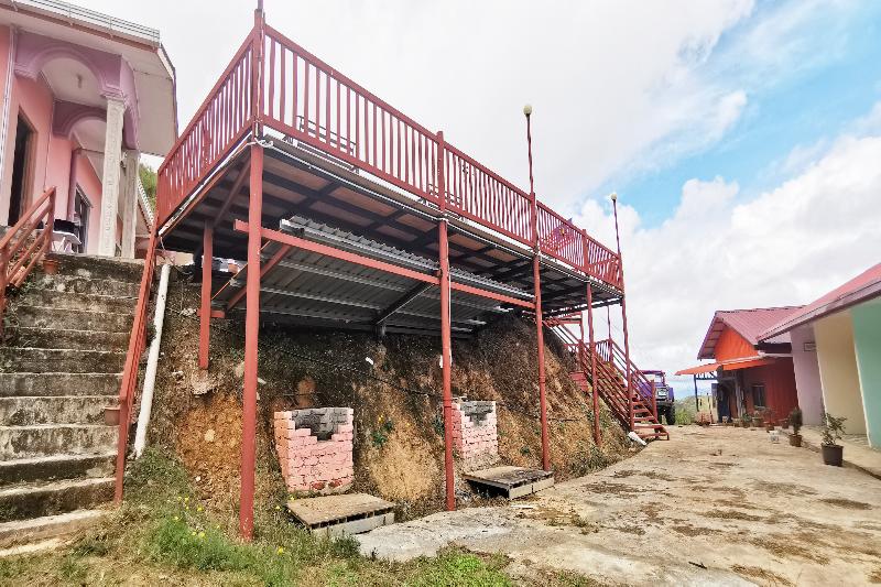 Hotel Oyo 90339 Sosodikon Inap Desa