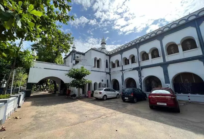 ホテル Tamilnadu   Thanjavur
