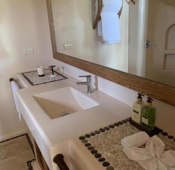 New Beachfront Villa In Playa Blanca