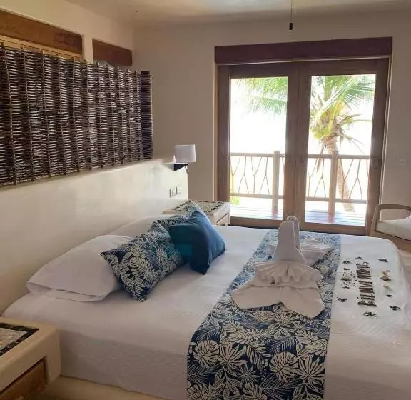 New Beachfront Villa In Playa Blanca