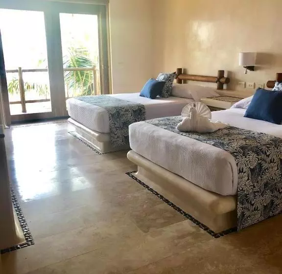 New Beachfront Villa In Playa Blanca