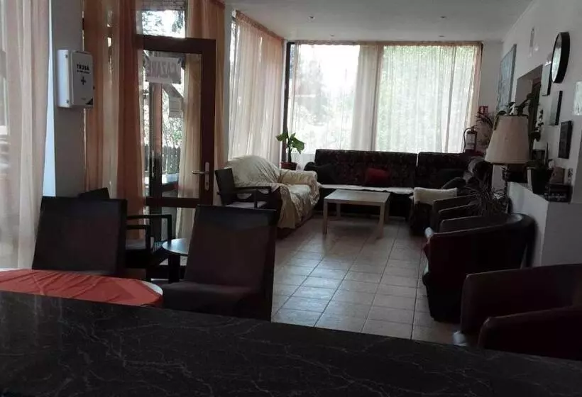 ペンション Vila Maroni