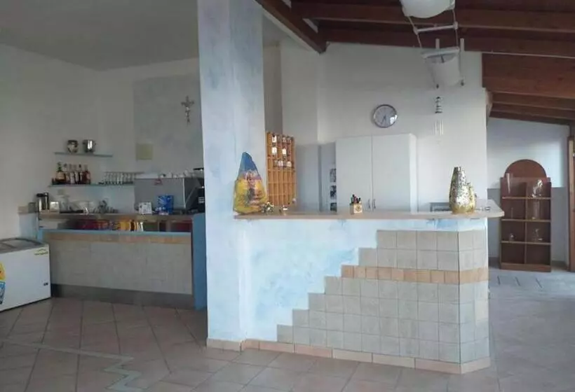 ペンション Room In Bb   Spacious Double Room Beside The Sea