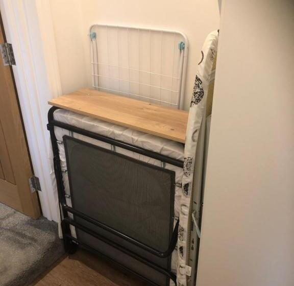 Unique One Bed Contemporary Bungalow Town Centre