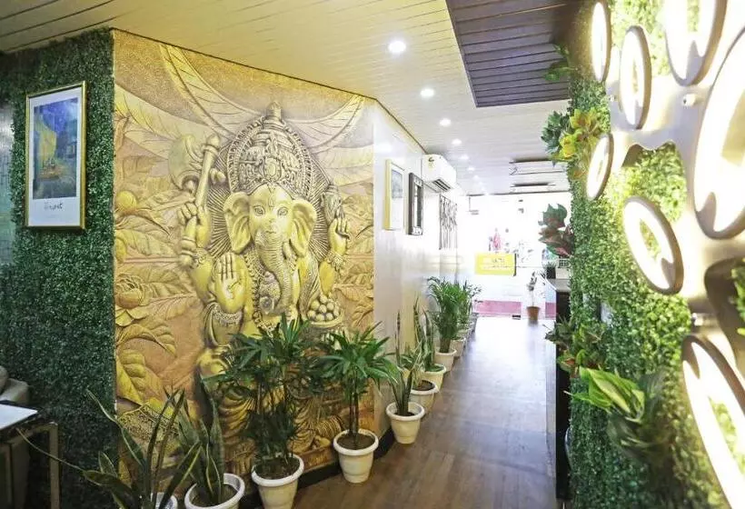 هتل Gl Suites Near Delhi Airport