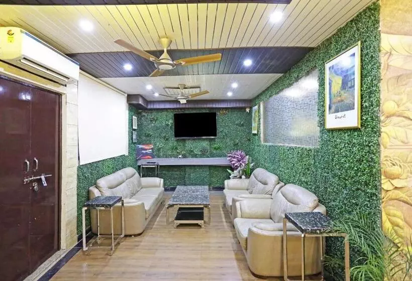 هتل Gl Suites Near Delhi Airport