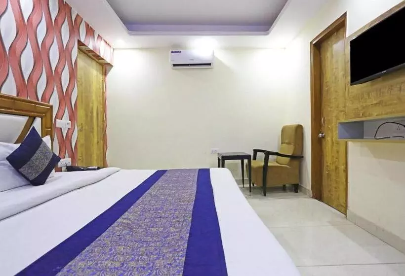هتل Gl Suites Near Delhi Airport