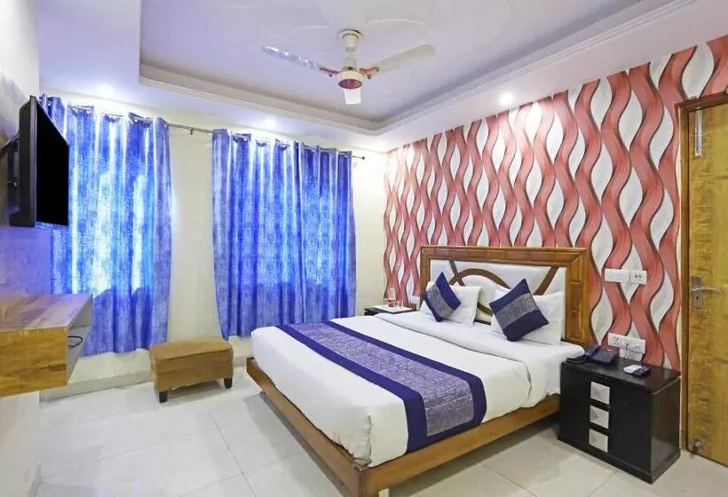 هتل Gl Suites Near Delhi Airport