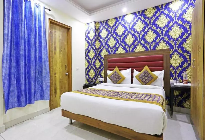 هتل Gl Suites Near Delhi Airport