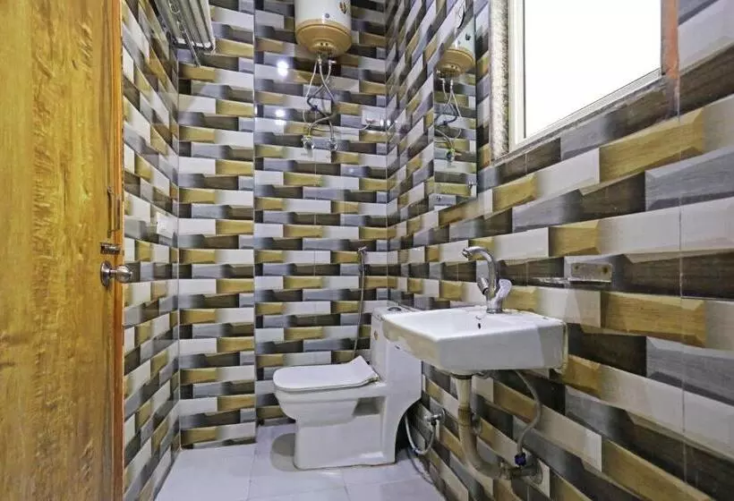 هتل Gl Suites Near Delhi Airport