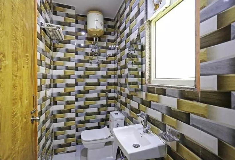 هتل Gl Suites Near Delhi Airport