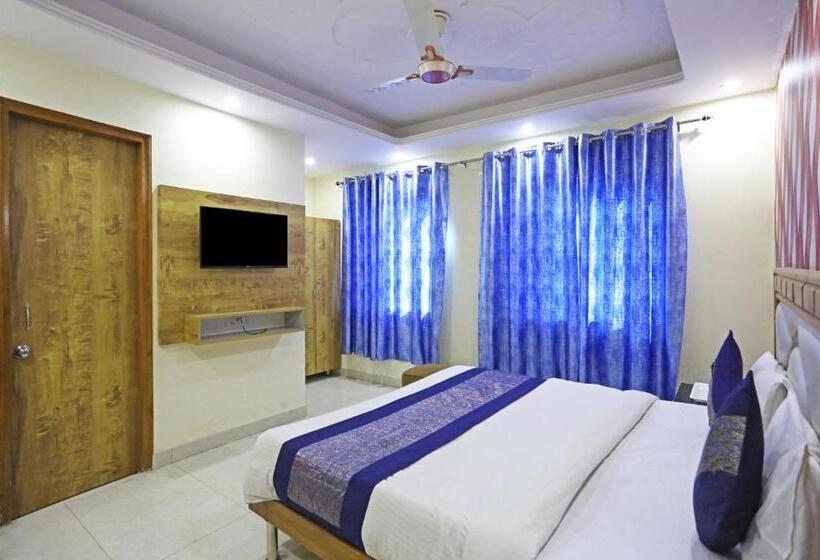 فندق Gl Suites Near Delhi Airport