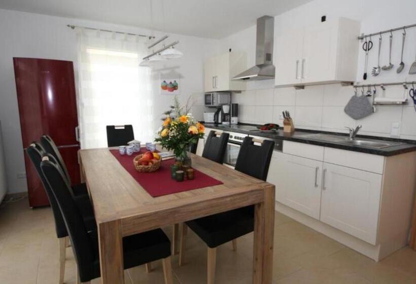 K 95 Modernes Ferienhaus Mit Kamin In Roebel An Der Mueritz