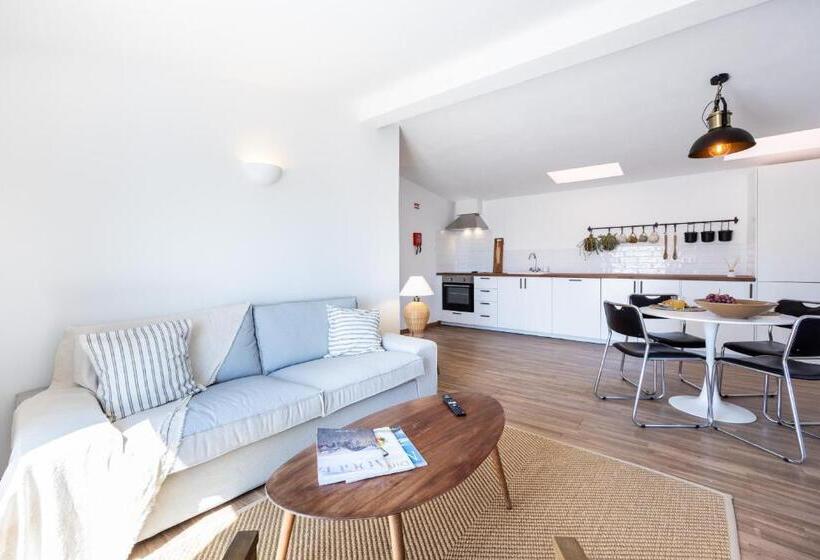 Old Town Lovers By Seewest