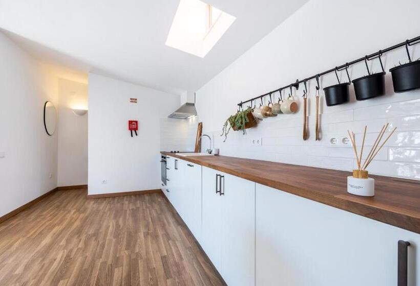 Old Town Lovers By Seewest