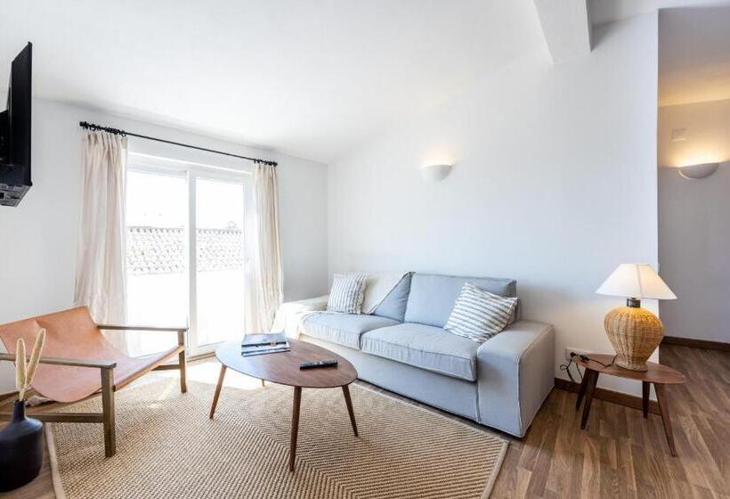 Old Town Lovers By Seewest