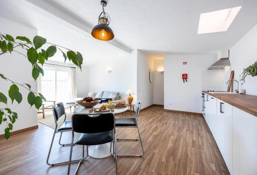 Old Town Lovers By Seewest