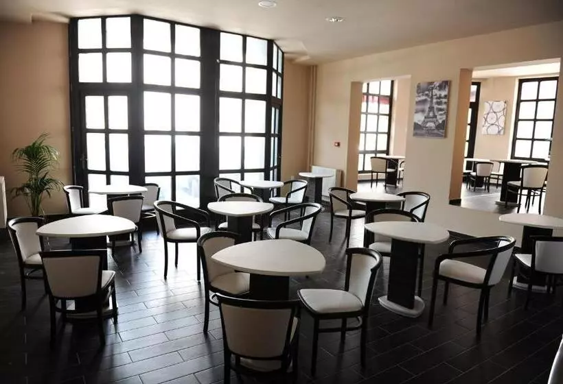 Hotelli Minaret&étterem