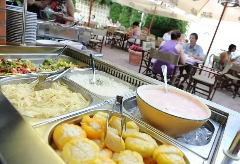 Hotelli Minaret&étterem