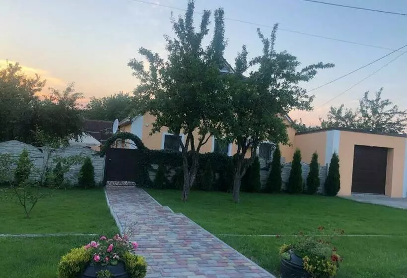 ペンション приватний будинок повністю 142 м кв для проживання або для свят