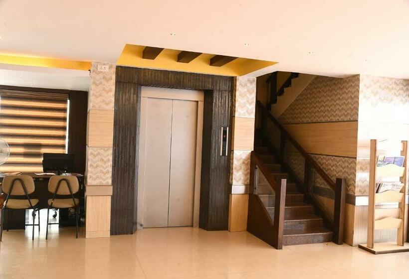 בית מלון כפרי Advaitha Residency