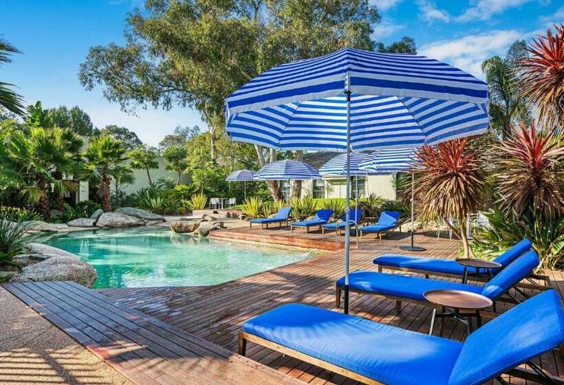 هتل Eden Oak Geelong