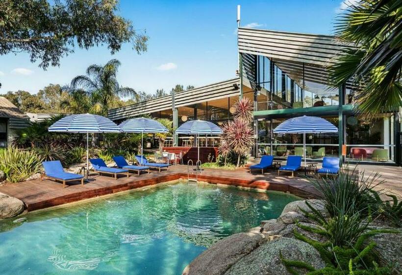 هتل Eden Oak Geelong