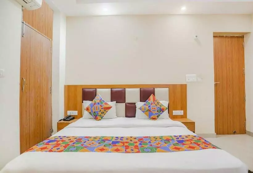 Fabhotel Royal Stay I