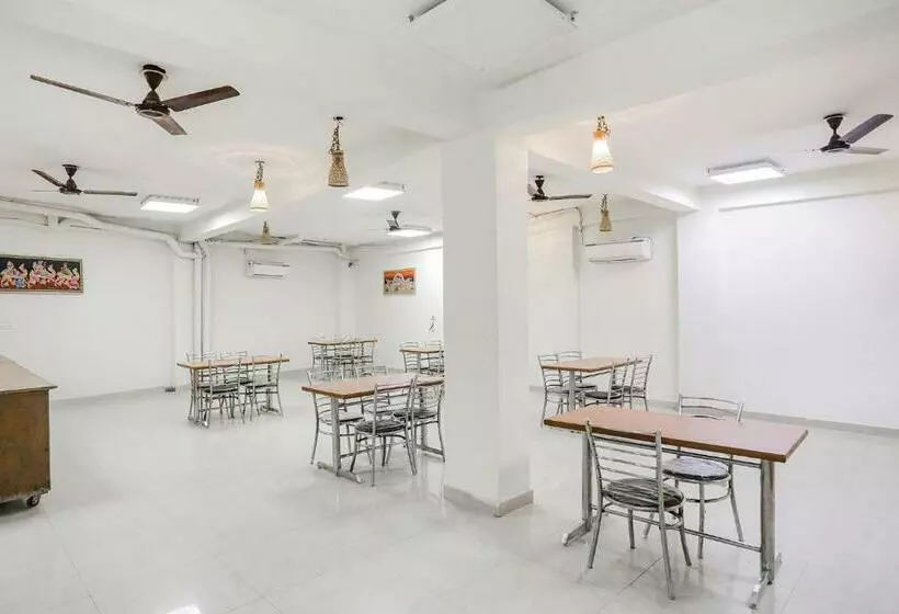 Fabhotel Royal Stay I