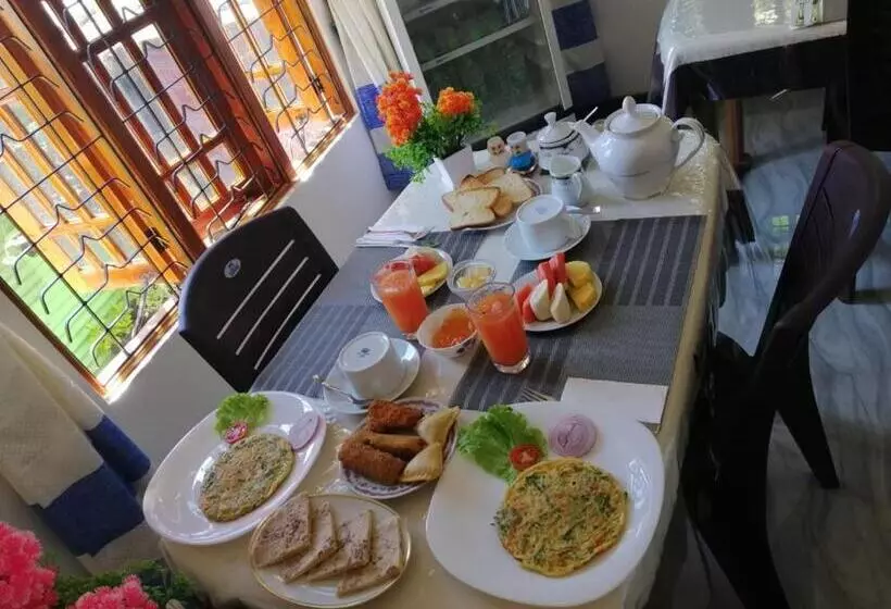 ペンション Lavendra Guset House