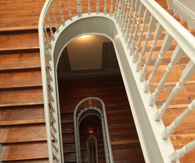 پانسیون Villa Mouzinho By Oporto Near