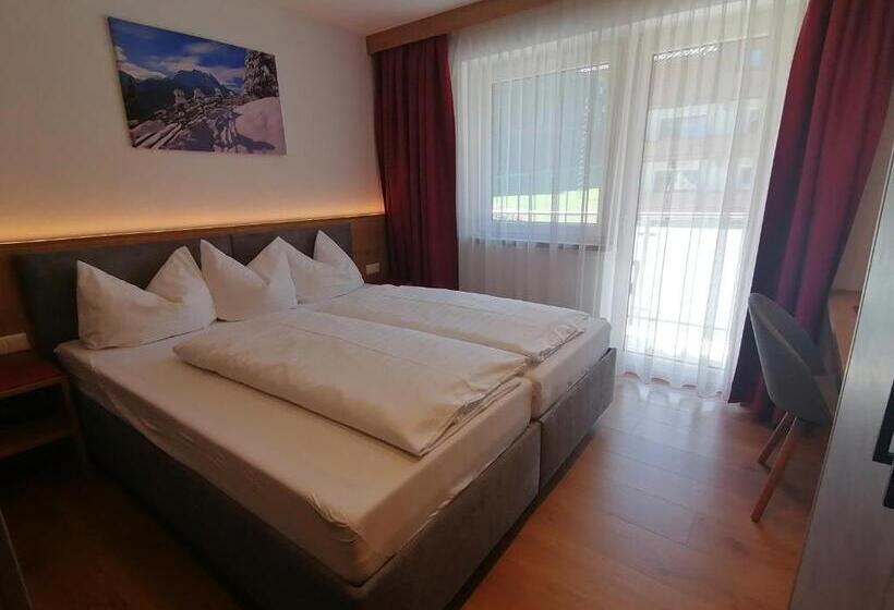 פנסיון Gästehaus Holaus