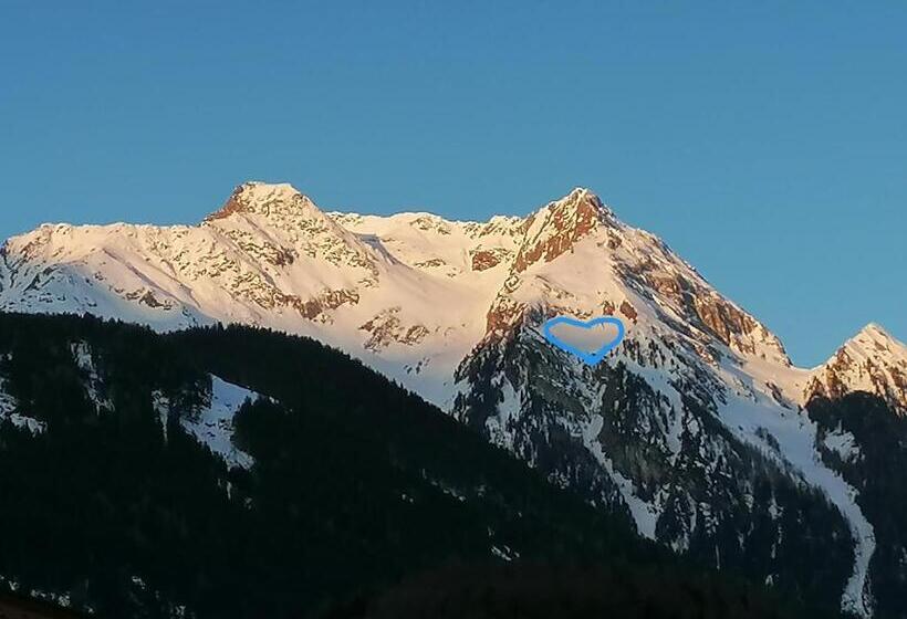 פנסיון Gästehaus Holaus