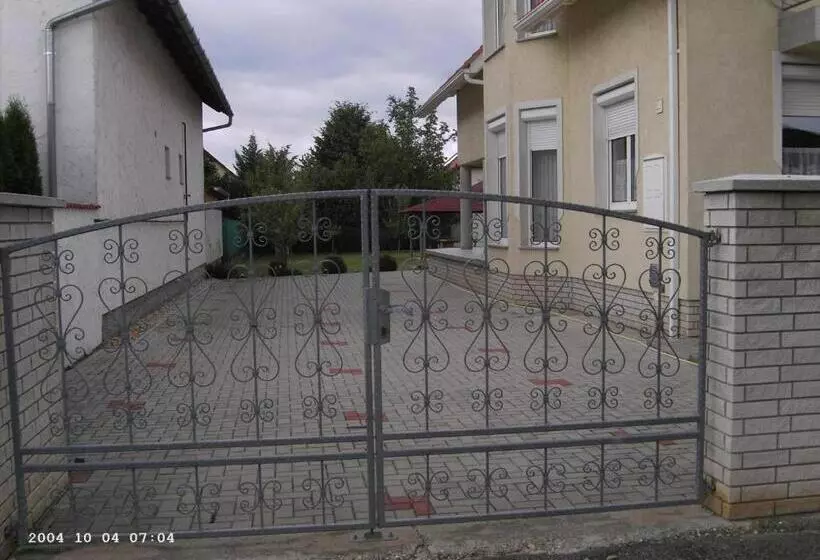 Majatalo Natalie Appartment