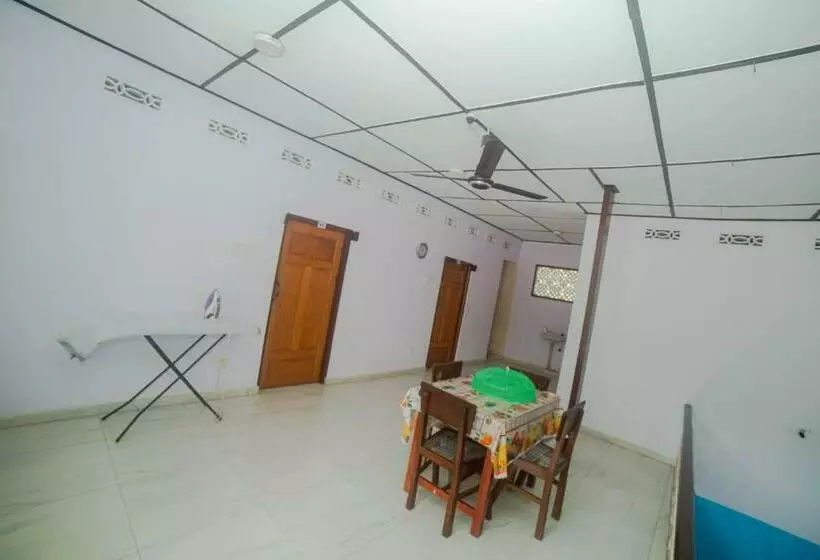 ペンション Tony S Garden House Back Packers Inn