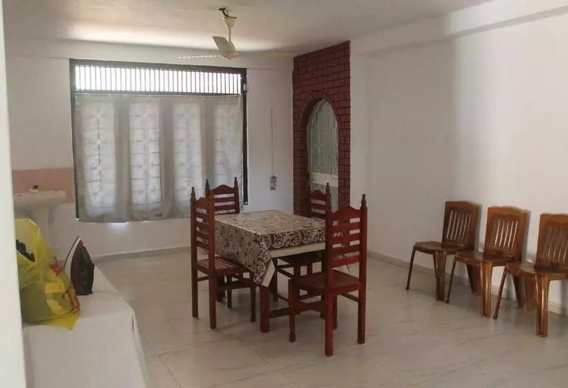 ペンション Tony S Garden House Back Packers Inn