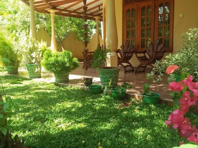 پانسیون Wildlife Safari House