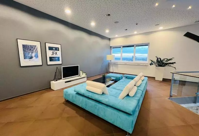 Aircraft Hotel & Events